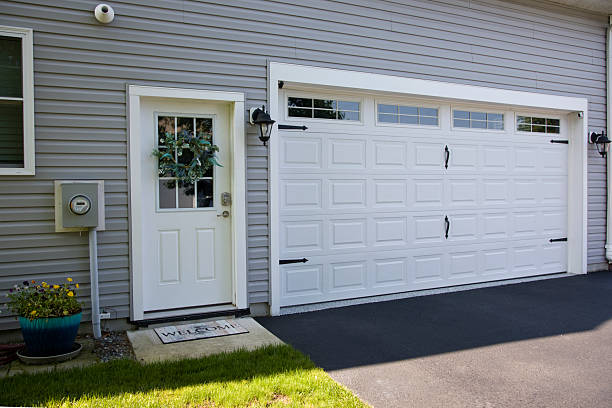24/7 Emergency Garage Door Panel Replacement experts in Bellemont, AZ